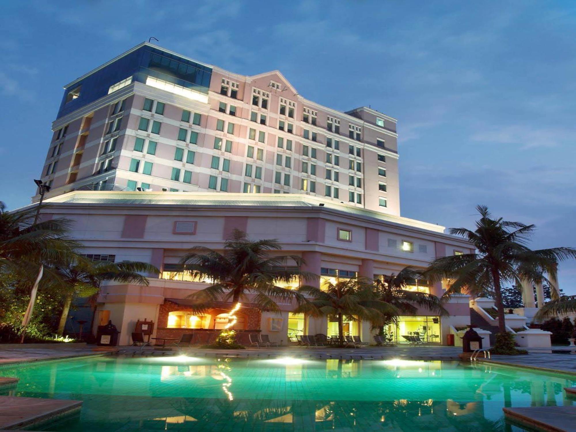 Grand Candi Hotel Semarang Eksteriør billede